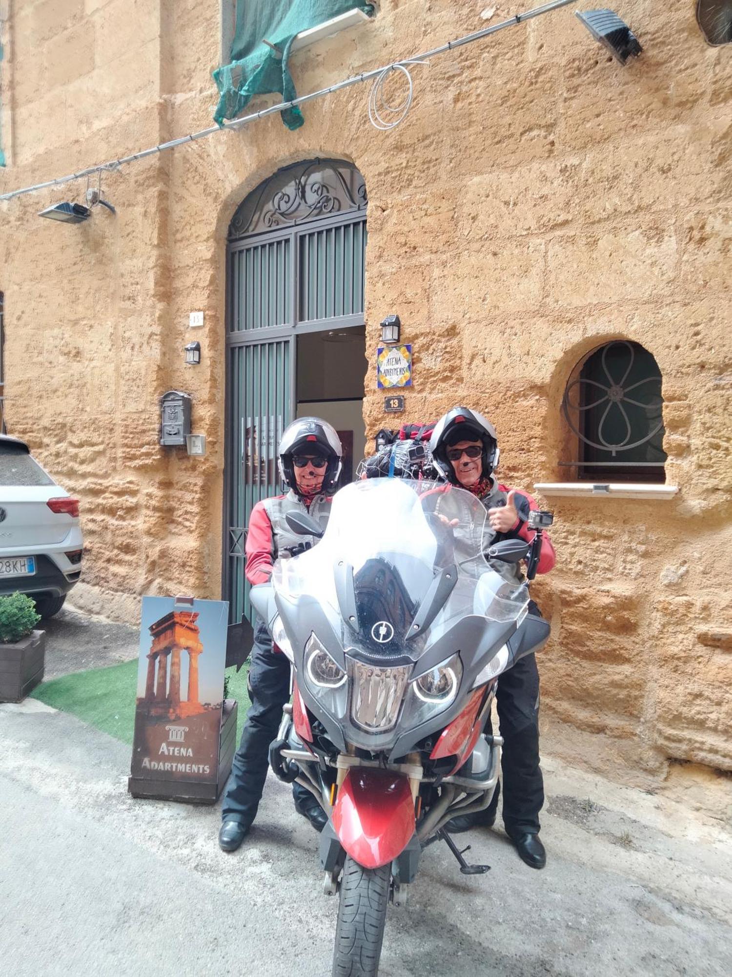 Atena Apartments Agrigento Bagian luar foto